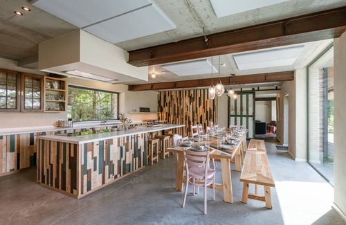Schilde Villa | Villa ∙ 8 bedrooms ∙ 24 guests