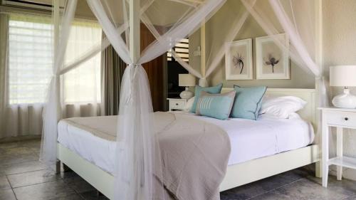 Westerhall Land Settlement Villa | Villa Adina - A luxury villa with pool, perfect for a quiet hideaway or an exotic escape
