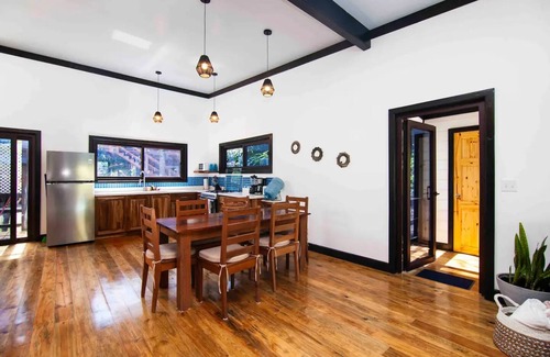 Antoneys Cay House | Villa Acacia- private swimming pool