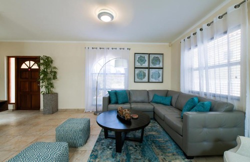 Boroncana Villa | Villa Adora