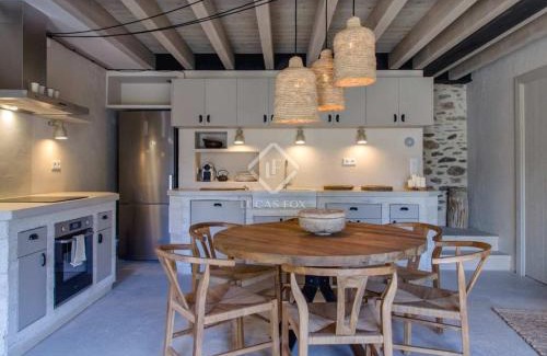 El Vilar d'Urtx Villa | Villa Age