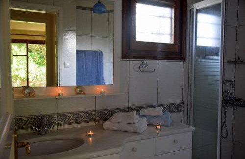 Agios Ioannis House | Villa Aggeliki- Mountain Meets the Sea