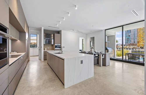 Pompano Beach House | Villa Alumino: Spacious 5-bedroom + pool