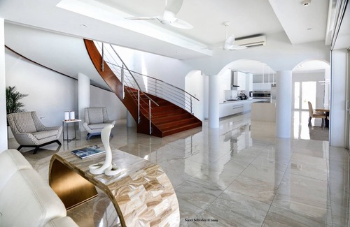 Upper Prince's Quarter House | Villa Amalia