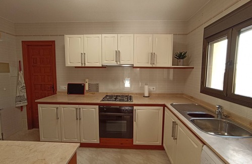 Paichi Villa | Villa Amanda, 1.5 km from the beach, sleeps 10, swimming pool, A.A., internet