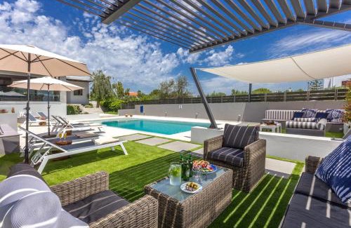 Pitharion Villa | Villa Ampelaki - Premium Villa with heated pool