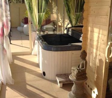 Caunes-Minervois Bed & Breakfast | Villa Angel - SPA