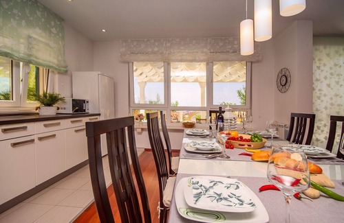Mravince Villa | Villa Anita with private pool, gym, 6 bedrooms, sea view