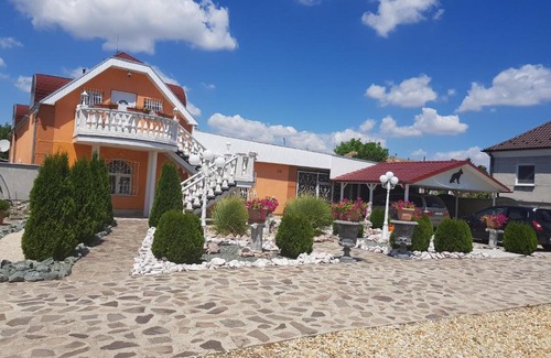 Ruban House | Villa Apartment