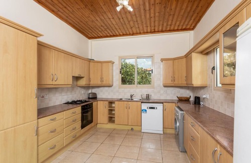 Peyia Town Villa | Villa Aristotle - Four Bedroom Villa, Sleeps 8