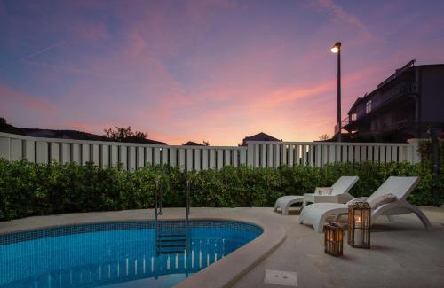 Grebastica Villa | Villa Authentica with Heated Pool