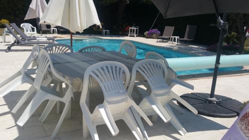 Saint-Trojan-les-Bains Villa | Villa avec Piscine chauffée et parc arboré située à 100 m de la Plage et Forêt sans vis à vis