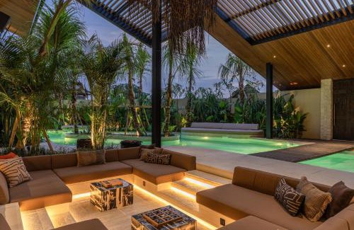 Umalas Villa | Villa Baratega - Dreamy Urban Tropical 6BR Villa for Large Group