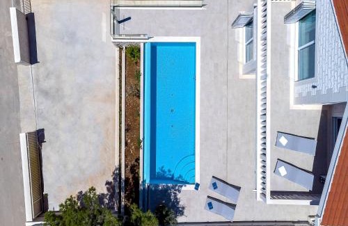 Sumartin Villa | Villa Blu Brac A Beautiful 3 Bedroom Villa A Stones Throw To The Beach