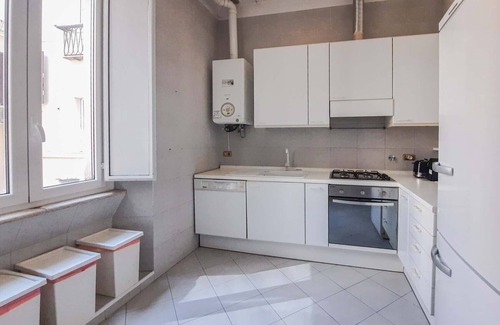 Rione XVI Ludovisi Apartment | Villa Borghese Large Apartment