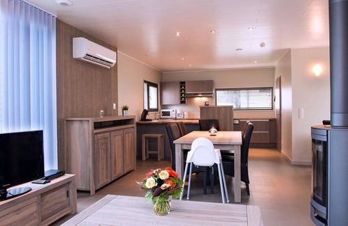 Froidchapelle Villa | Villa by Lacs de l’Eau d’Heure with Terrace