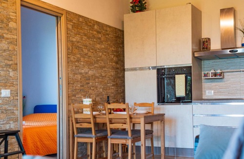 Torrone Villa | Villa 'Casa Vacanze Elios B' with Mountain View, Wi-Fi and Air Conditioning