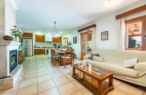 Marratxinet Villa | Villa 'Can Mirló' with Mountain View, Pool & Wi-Fi