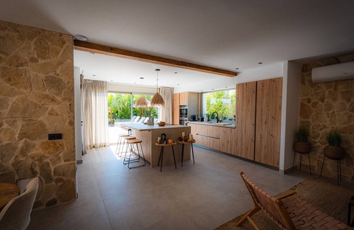Can Ramon Villa | Villa 'Can Sole' with Private Pool, Wi-Fi and Air Conditioning