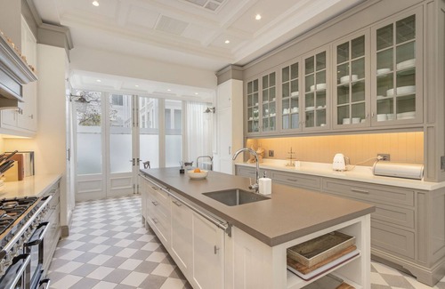 Newlands Villa | Villa Canterbury - Six Bedroom Villa, Sleeps 12