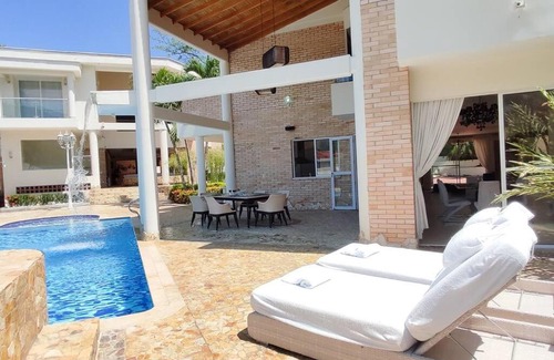 San Jeronimo Villa | Villa Caraluna