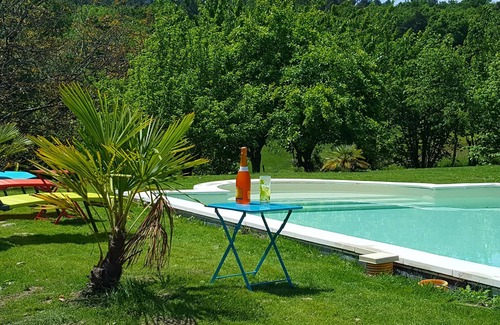 Leguillac-de-l'Auche House | Villa Caroly gite with private pool