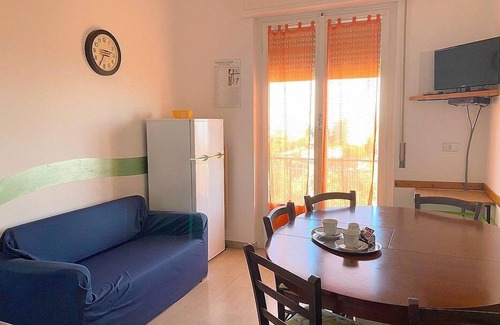 Pietra Ligure House | Villa Carol: A graceful apartment that is part of a villa in a quiet position, located on a hillside above the sea, with Free WI-FI.