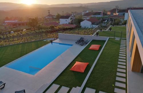 Sao Tiaguinho Villa | "Villa Carpe Diem" Country house
