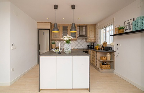 L'Alfas del Pi Villa | Villa "Casa Metro" with Pool, Garden, Balcony, A/C & Wi-Fi