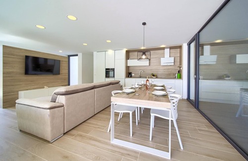 Krk Apartment | Villa Celeia - Luxurious second floor apartment with heated pool in city centre of Krk