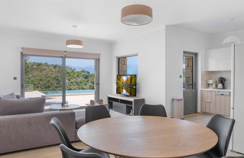 Meganisi Villa | Villa Chriselia - 3 Bedrooms With Sea Access