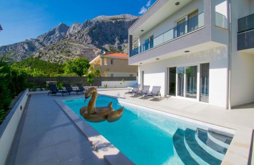 Bast Villa | Villa Cipa
