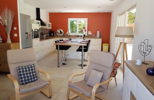 Nezignan-L'Eveque Villa | Villa classified 4 stars with air conditioning, heated swimming pool.