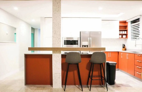 Ocean Park House | Villa Coco: Private Pool | 5 Min Walk to Beach