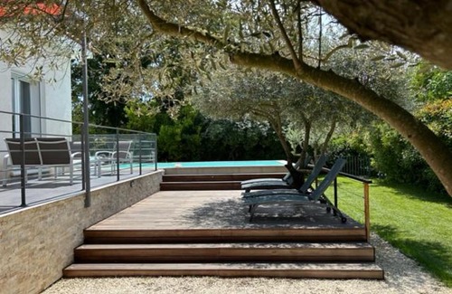 Moussac House | Villa Coquelicot avec piscine privée et borne électrique