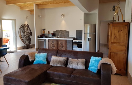 Montseret House | Villa d'artiste Dali Graff private pool, 30 min from the sea in Occitanie