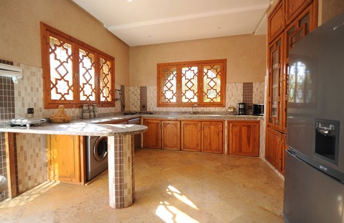 Oulad Hassoune Villa | Villa Dar MOUDAR Marrakech large pool and garden with authentic architecture