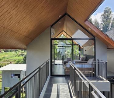 Parongpong Villa | Villa Daun Trinity K22