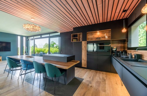 Oissel House | Villa de luxe avec jacuzzi & billard proche Armada