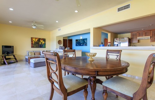 Puerto Aventuras Condo | Villa Del Mar 1 "Casa de Colores" Beachfront 2 Bedroom Condo Puerto Aventuras