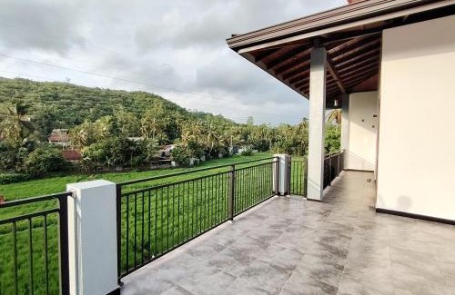 Padinnoruwa Villa | Villa Dew Drops - Galle