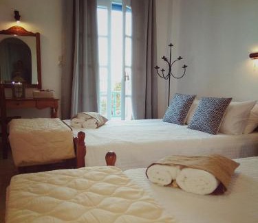 Kamari Hotel | Villa Dioni
