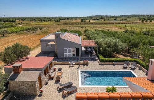 Polaca Villa | Villa Divinus