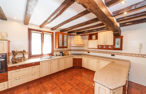 Zubiate Villa | Villa Doraletxe by Urdaibai Rentals