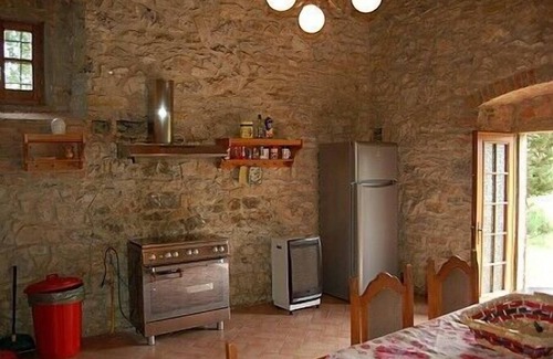 Bucine House | Villa Doralicia B: A characteristic and welcoming two-story historical villa surrounded by the greenery, with Free WI-FI.