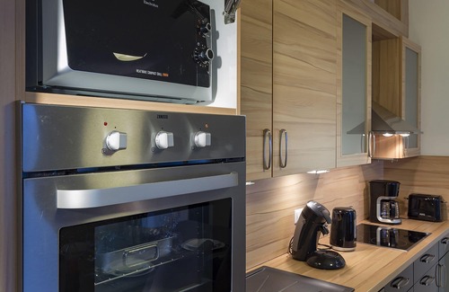 Neudorf-Weimershof Apartment | Villa Doria