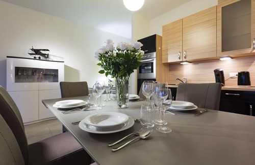 Neudorf-Weimershof Apartment | Villa Doria