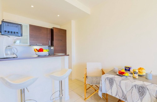 Carabacel Apartment | VILLA DUBOUCHAGE AP2066 by RIVIERA HOLIDAY HOMES