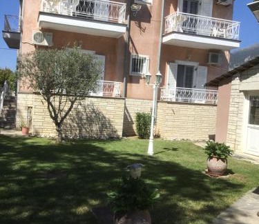 Perama House | Villa Elena