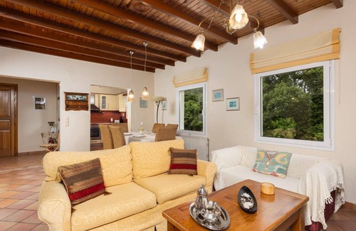 Petaleia Villa | Villa Eleni - Three Bedroom Villa, Sleeps 8